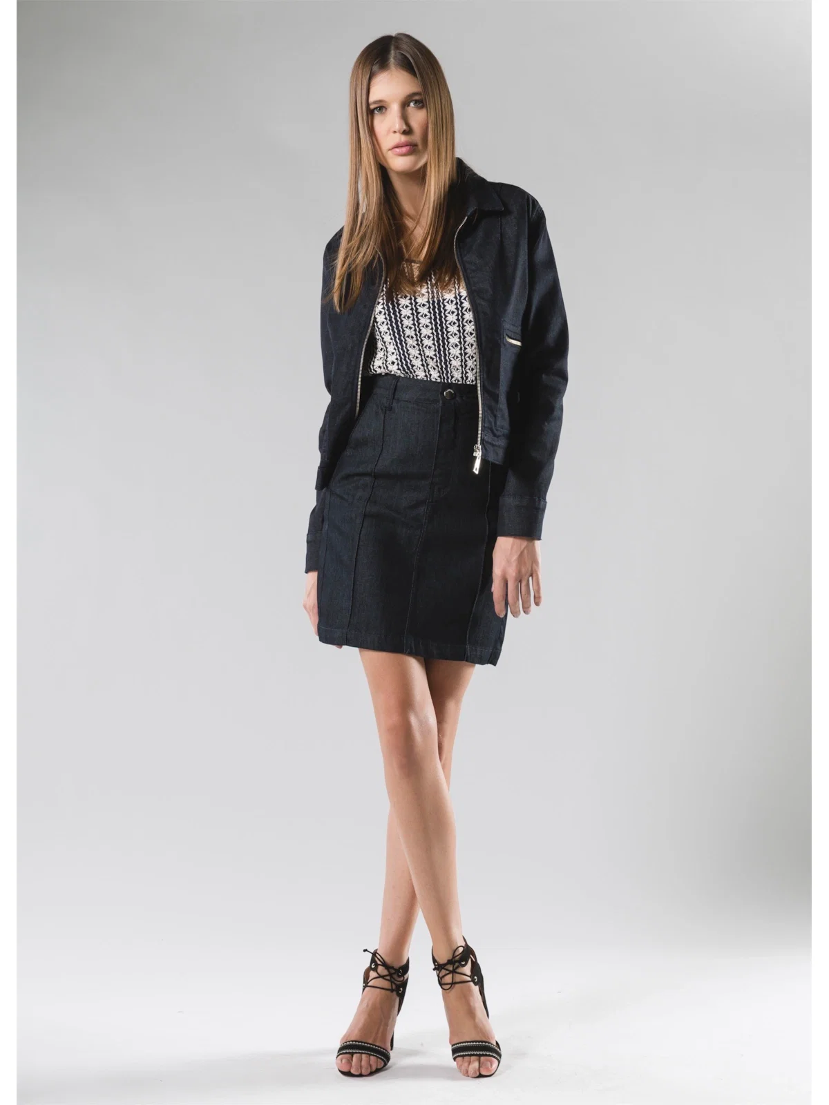 Jaqueta Raw Elastic Classic B. Ziper B36 Lav.Amaciado C/Resina — imagem 1