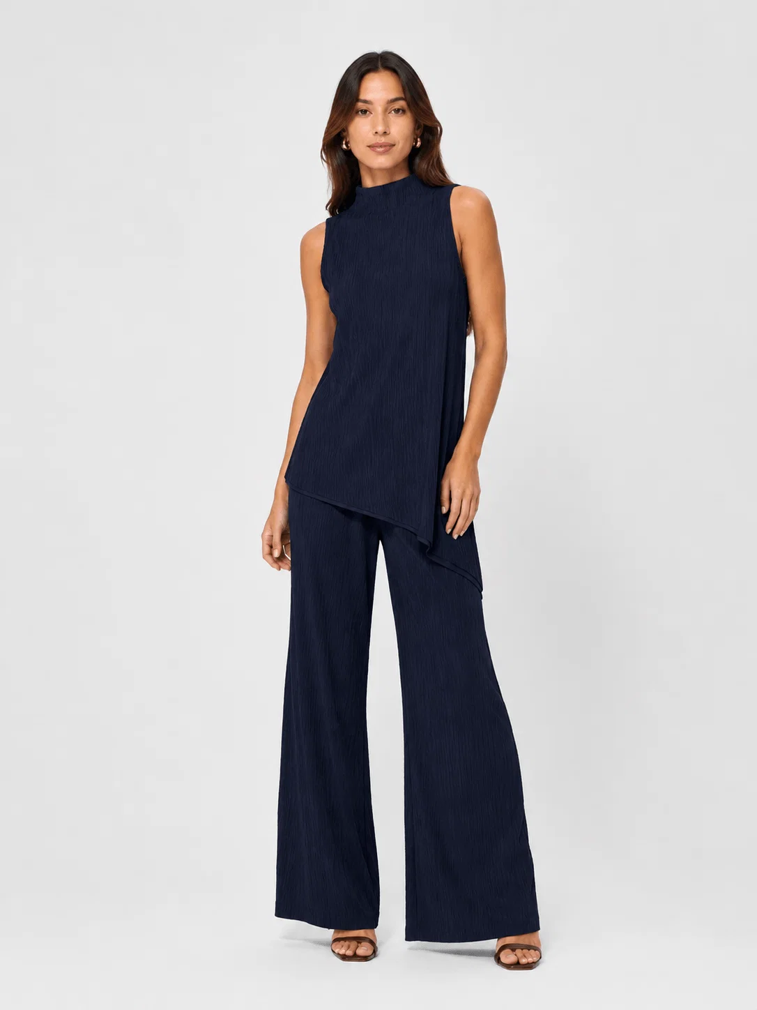 Blusa Assimétrica Gola Alta Texturizada - Azul Marinho
