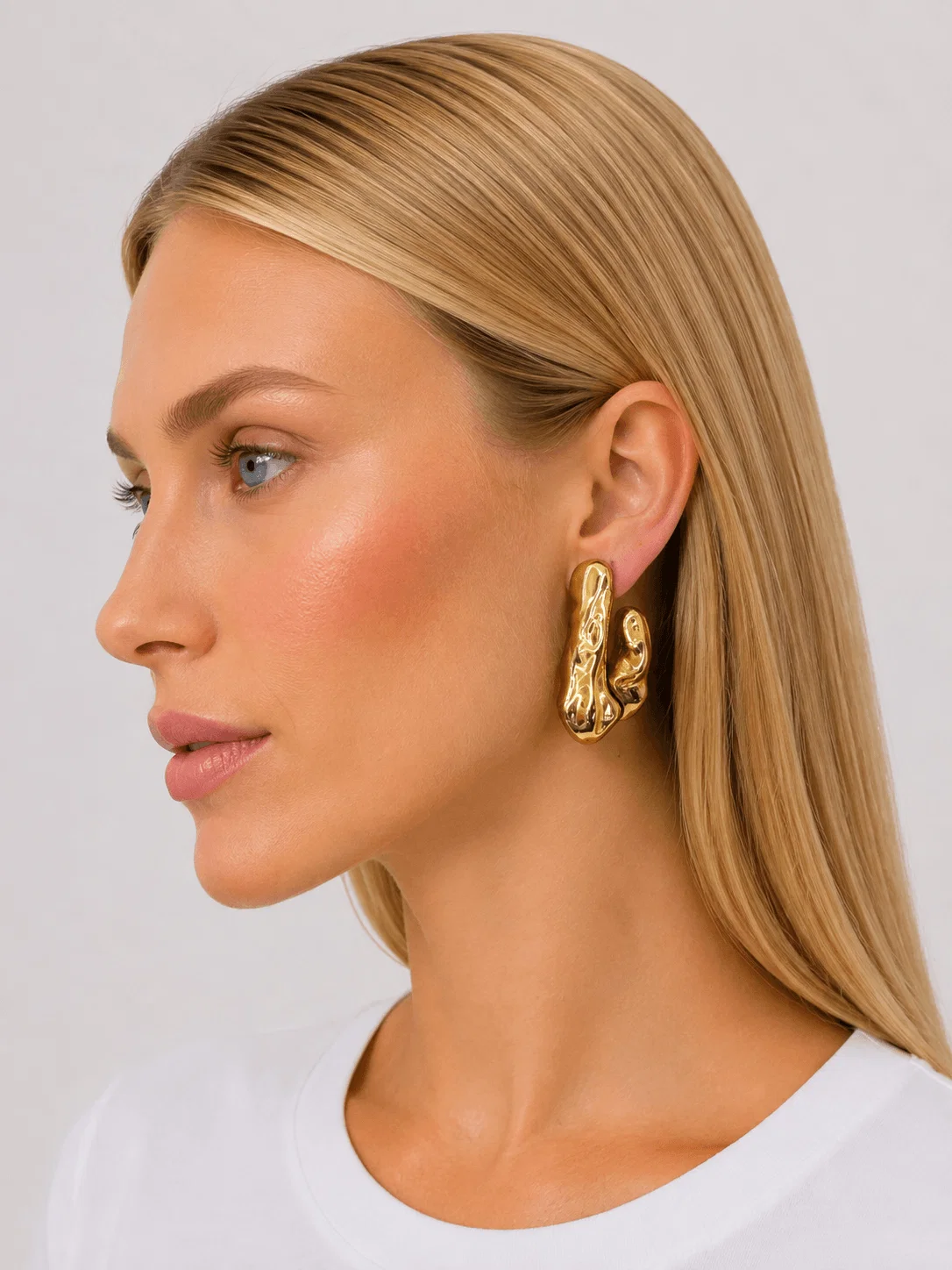Brinco Argola Orgânica Martelada - Dourado