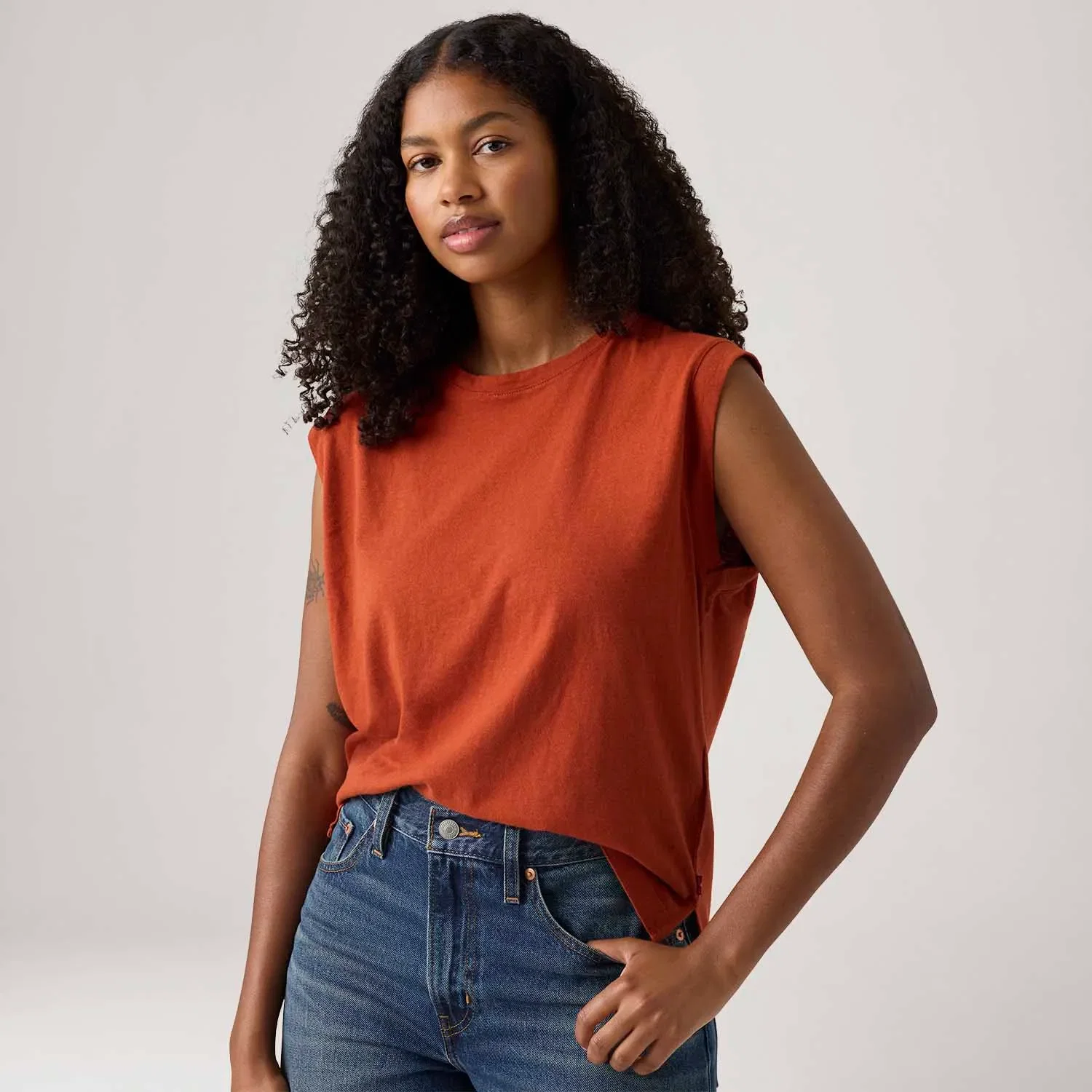 Blusa Levi's® Boxy Tank Terracota Manga Curta