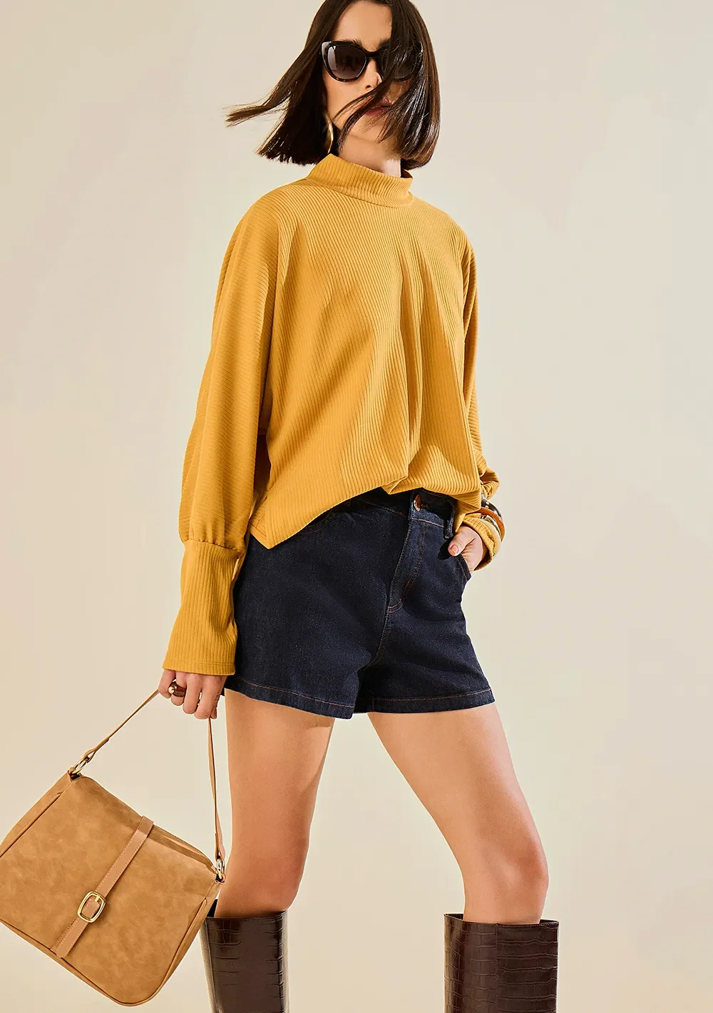 Blusa Morena Rosa Ajustada Gola Alta Manga Longa Padrão Amarelo