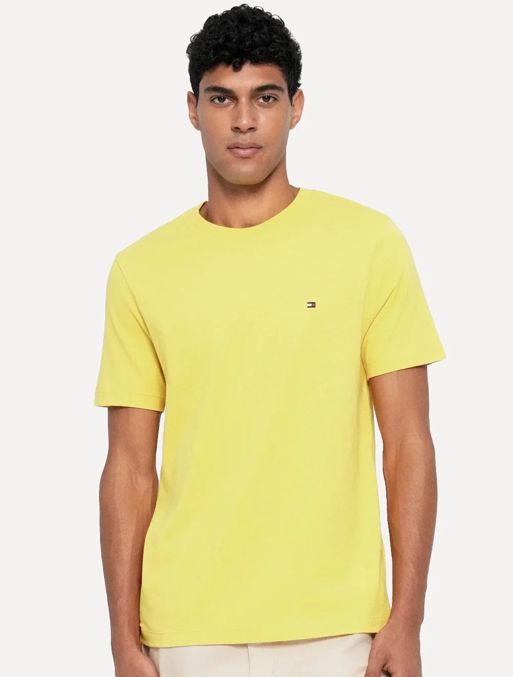 Camiseta Tommy Hilfiger Masculina Essential Cotton Amarela — imagem 1