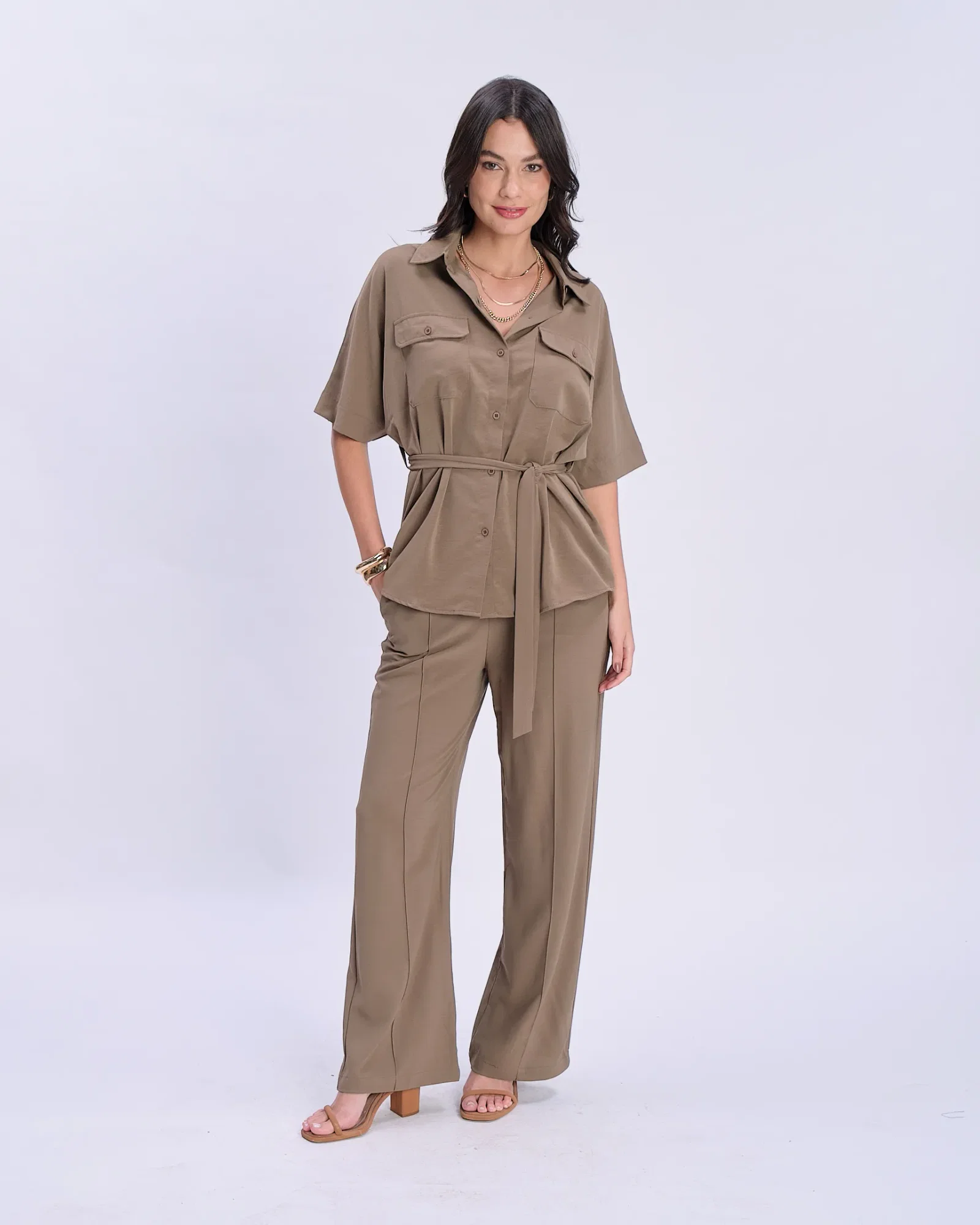 Calça Pantalona Com Bolsos - Verde Oliva