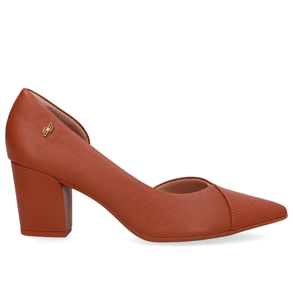 Scarpin Couro Marrom Bico Fino Recorte Lateral — imagem 1