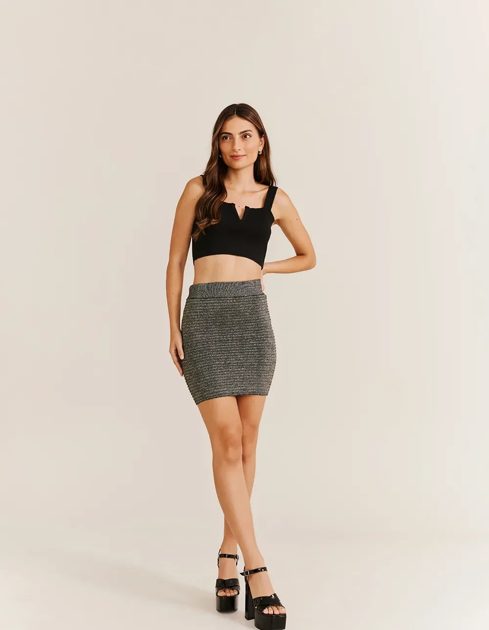 Saia Mini Tricot Detalhe Lateral - Preto Com Ouro