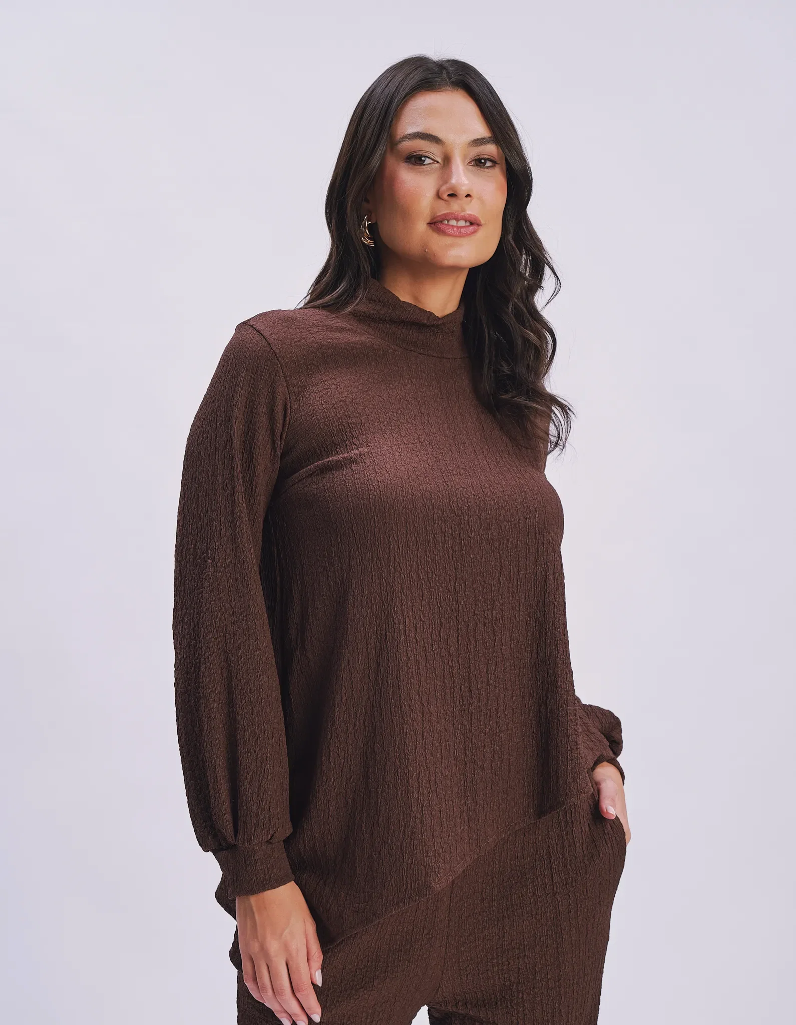 Blusa Manga Longa Assimétrica Texturizada - Marrom — imagem 1