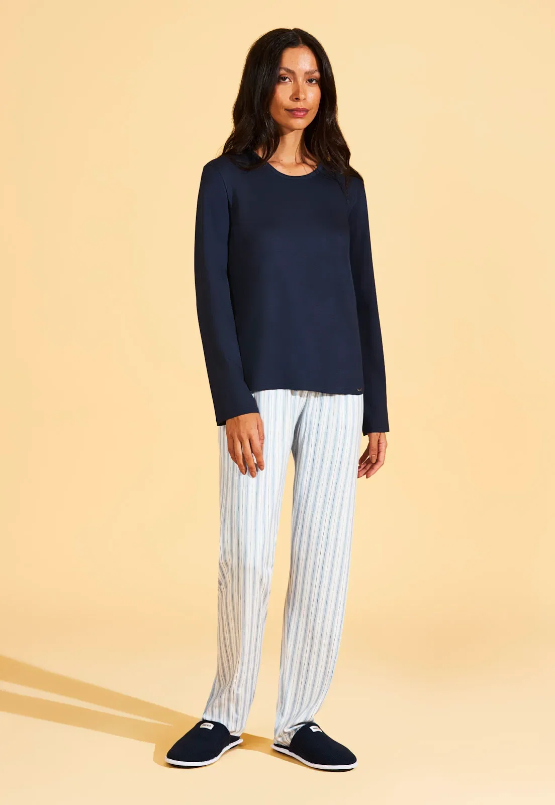 Pijama Longo Viscose com Calça New Skin Recco