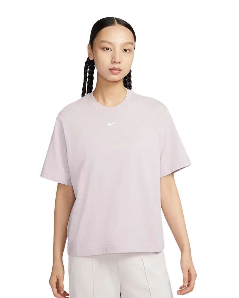 Camiseta Nike NSW Essential Feminina — imagem 1