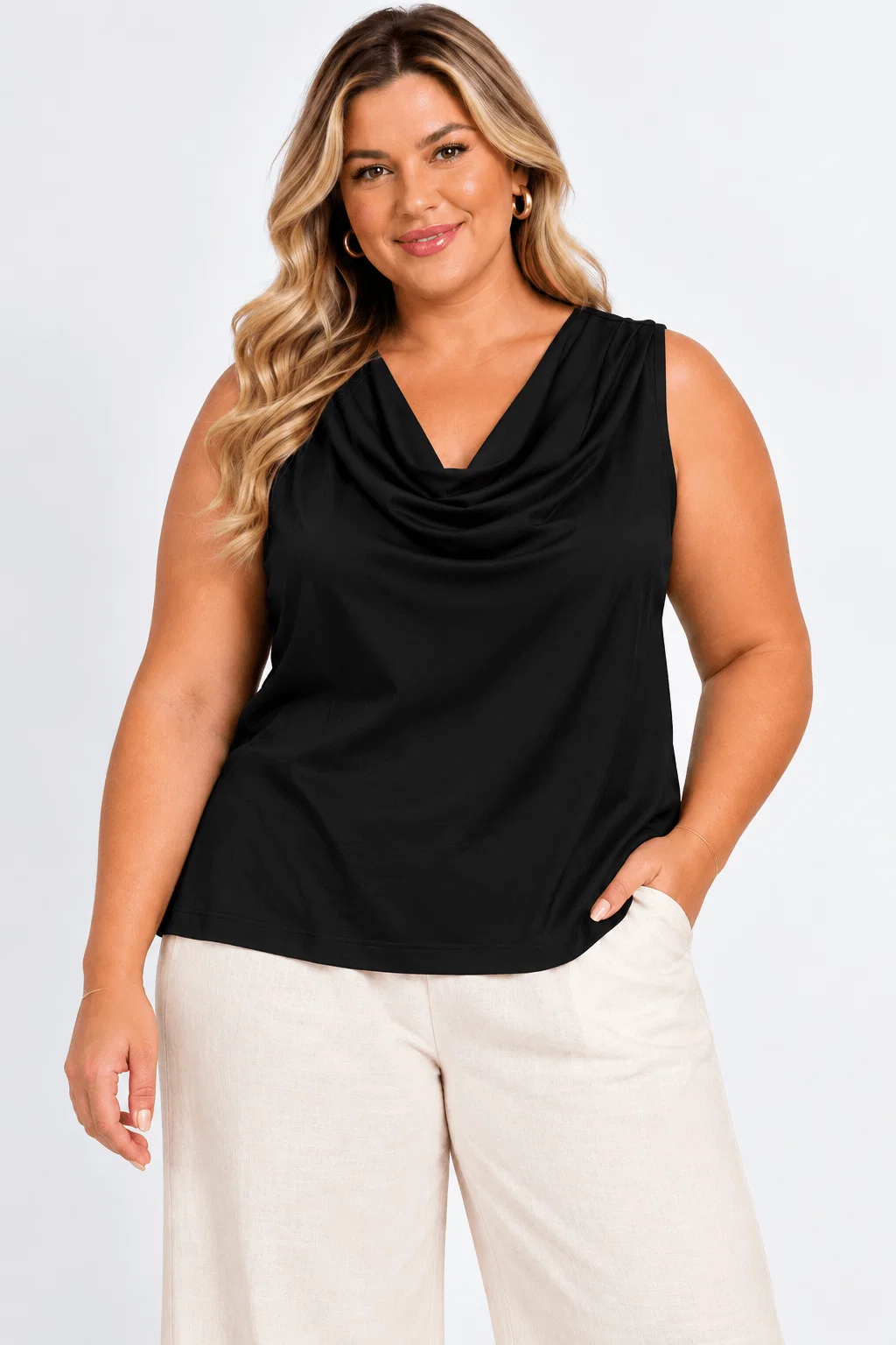 Regata Acetinada Decote Degagê - Preto