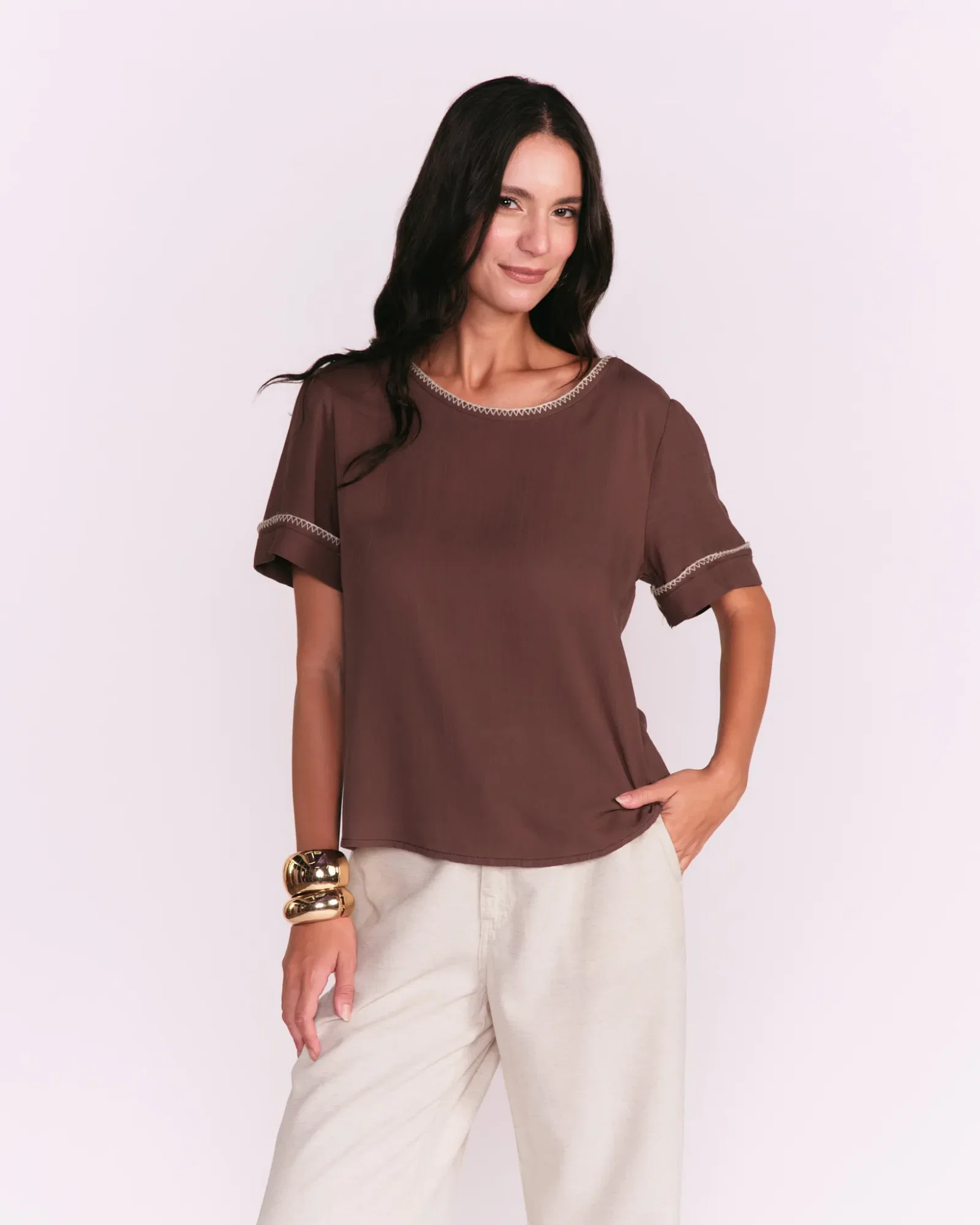 Blusa Detalhe Gola e Manga Croche - Marrom — imagem 1