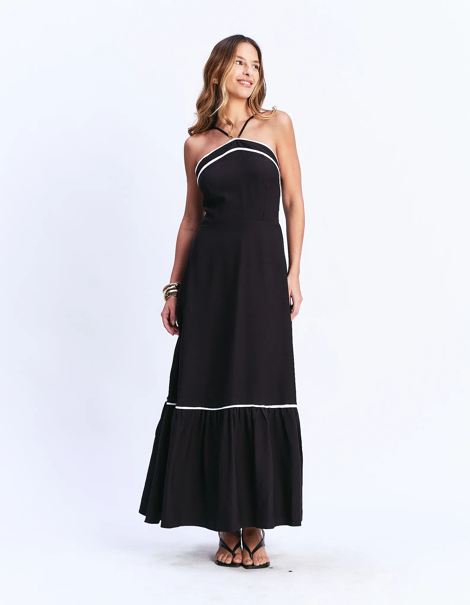 Vestido Longo Frente Única Detalhe Vivos - Preto — imagem 1