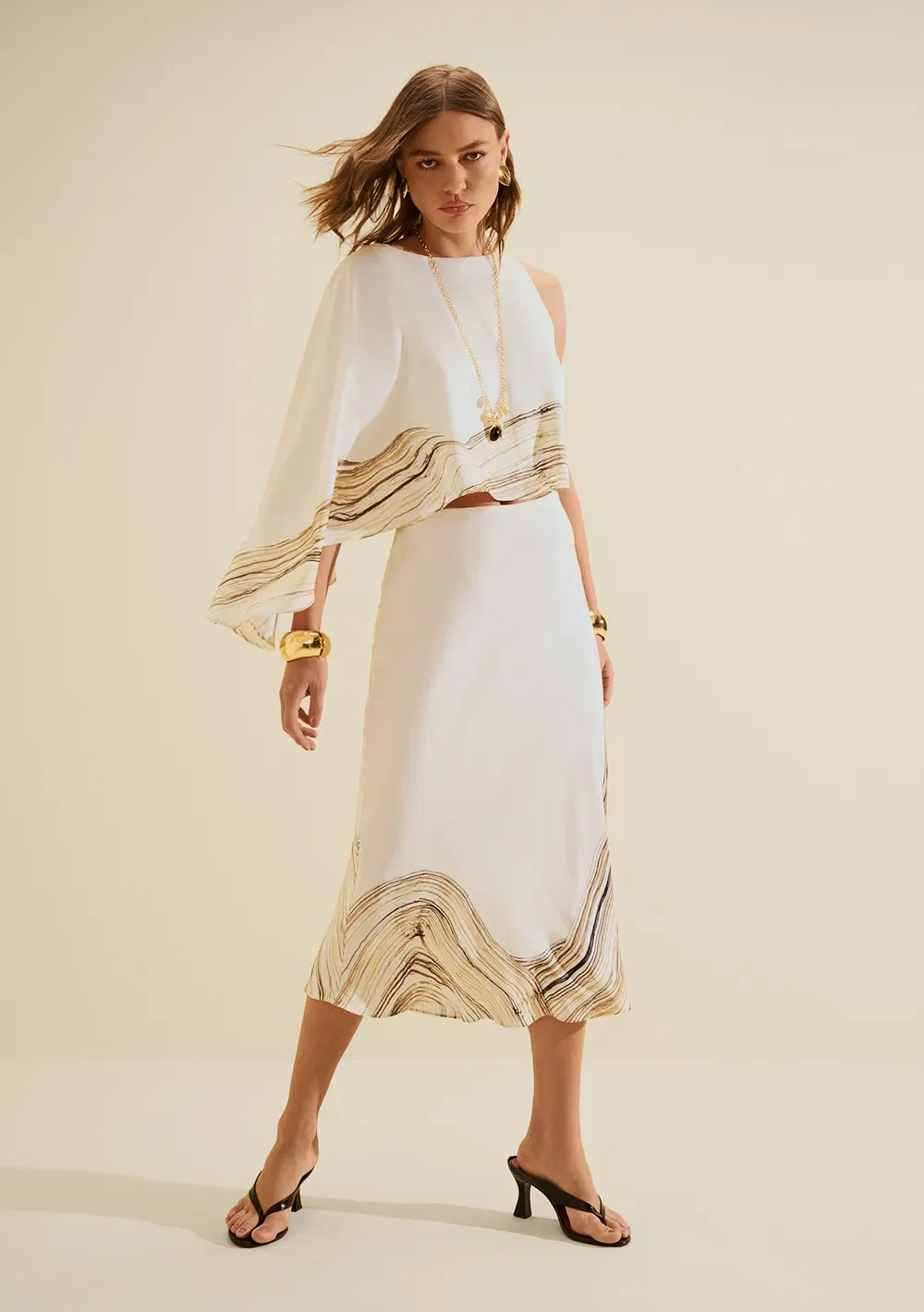 Blusa Capa Manga Longa Nereia Off White