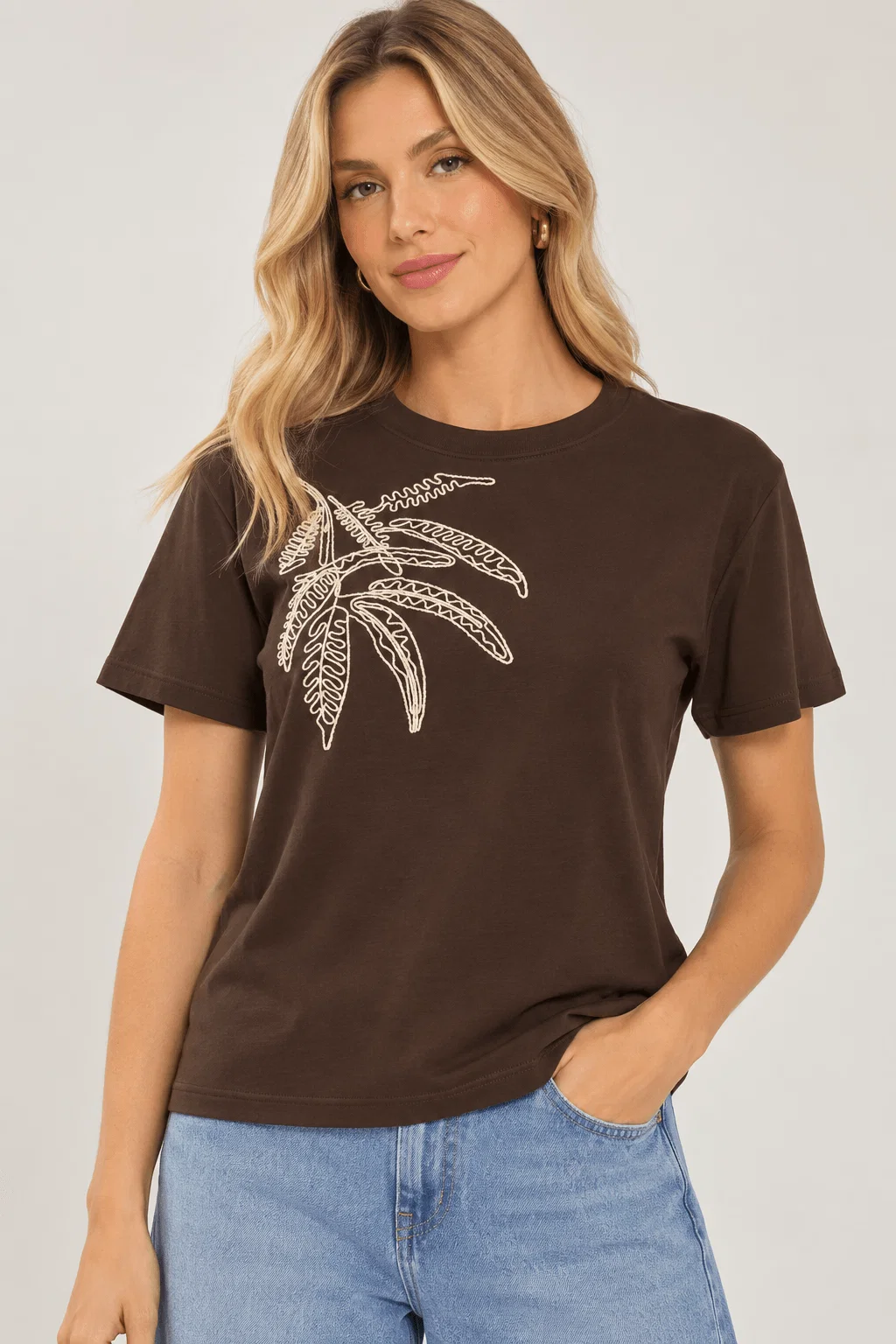 Blusa Manga Curta Bordado Folhagem - Cafe