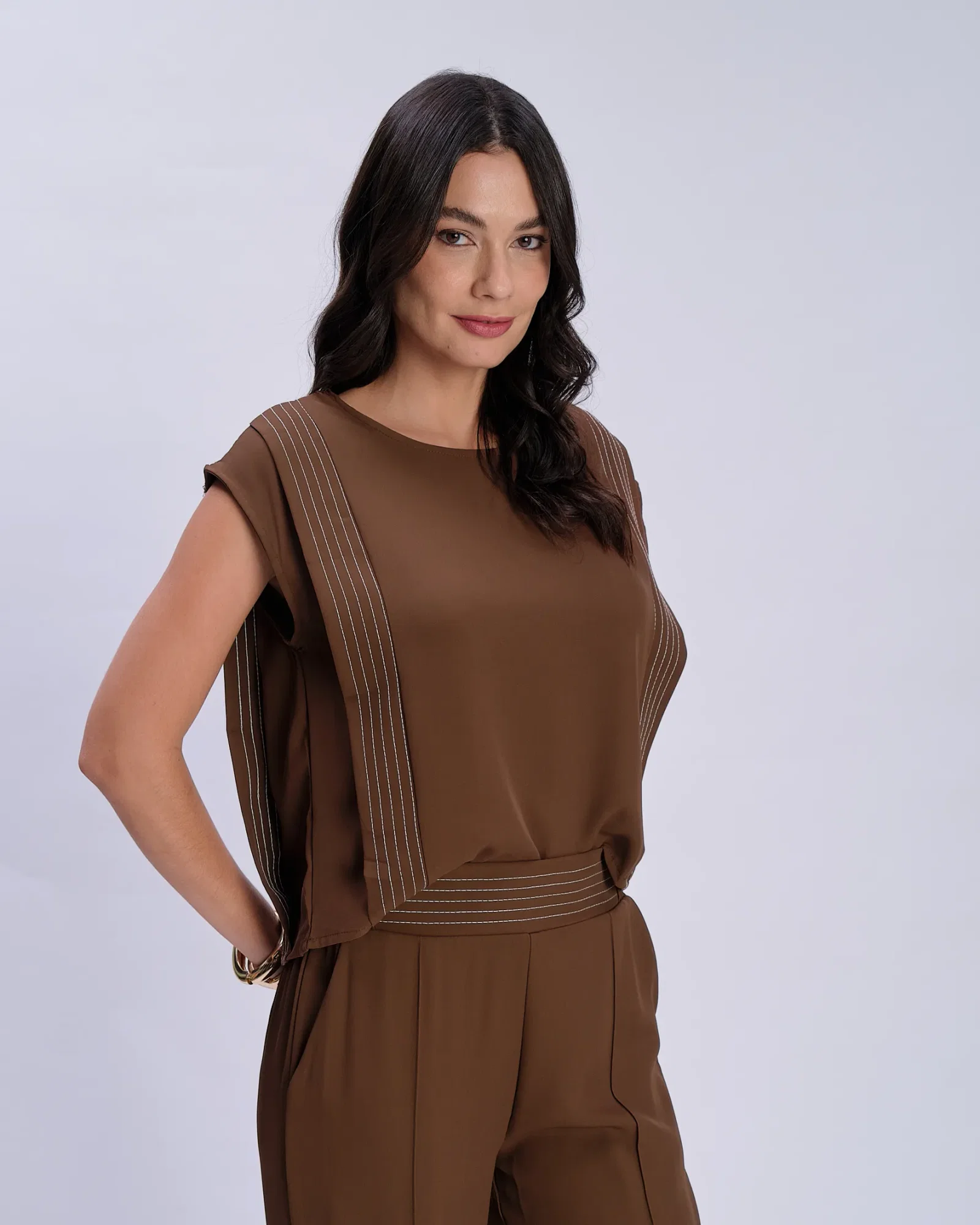 Blusa Alfaiataria Detalhe Pesponto - Marrom