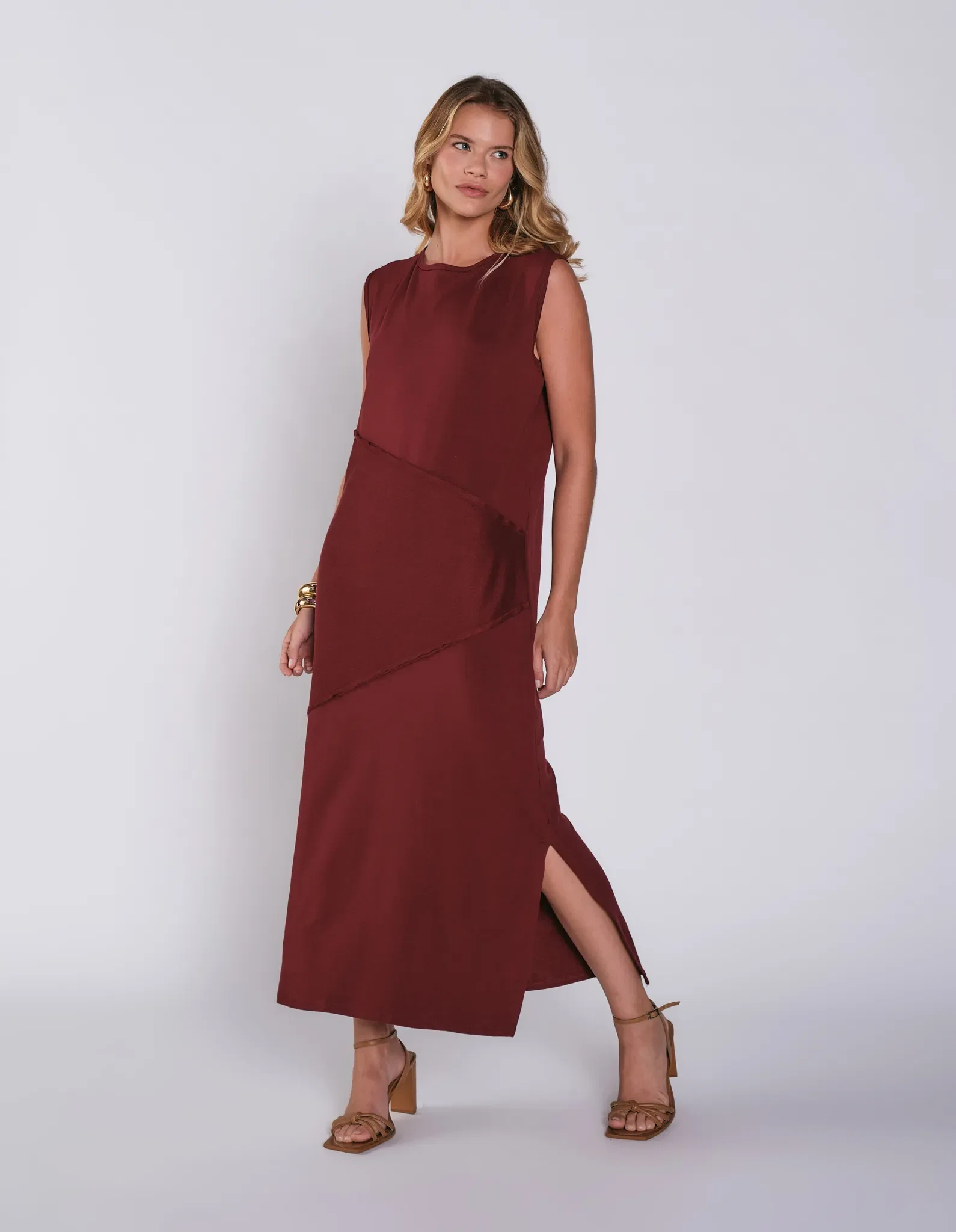 Vestido Longo Recortes Decote Canoa - Vinho — imagem 1