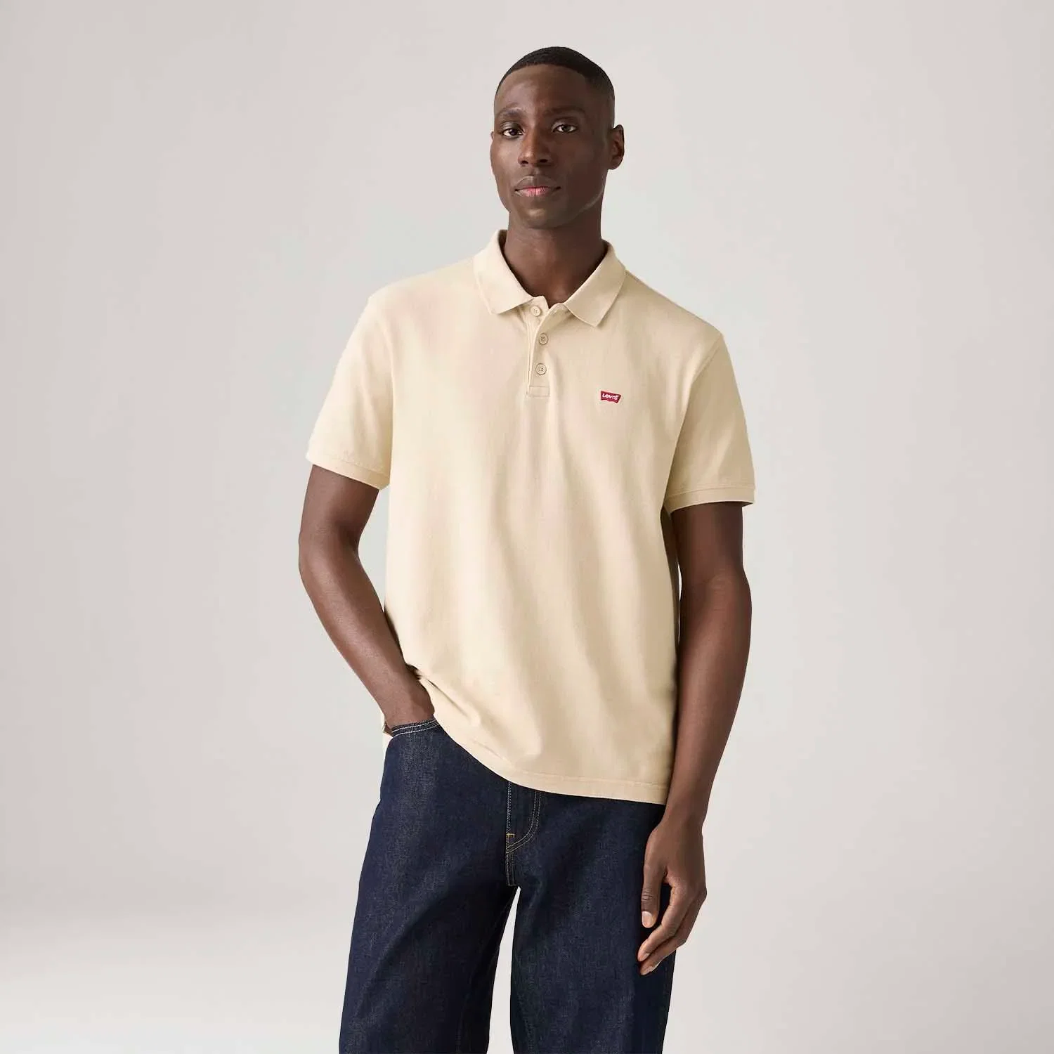 Polo Levi's® Housemark Off White Manga Curta — imagem 1