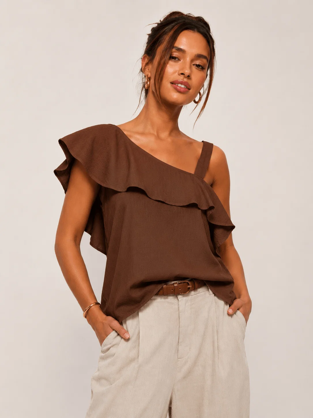 Blusa Assimétrica Babados - Marrom — imagem 1