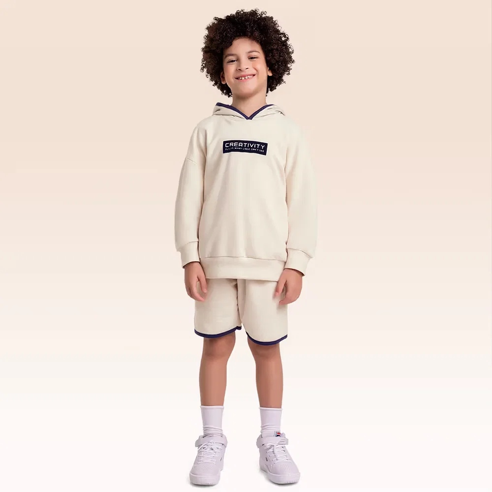 Conjunto blusão com capuz e bermuda