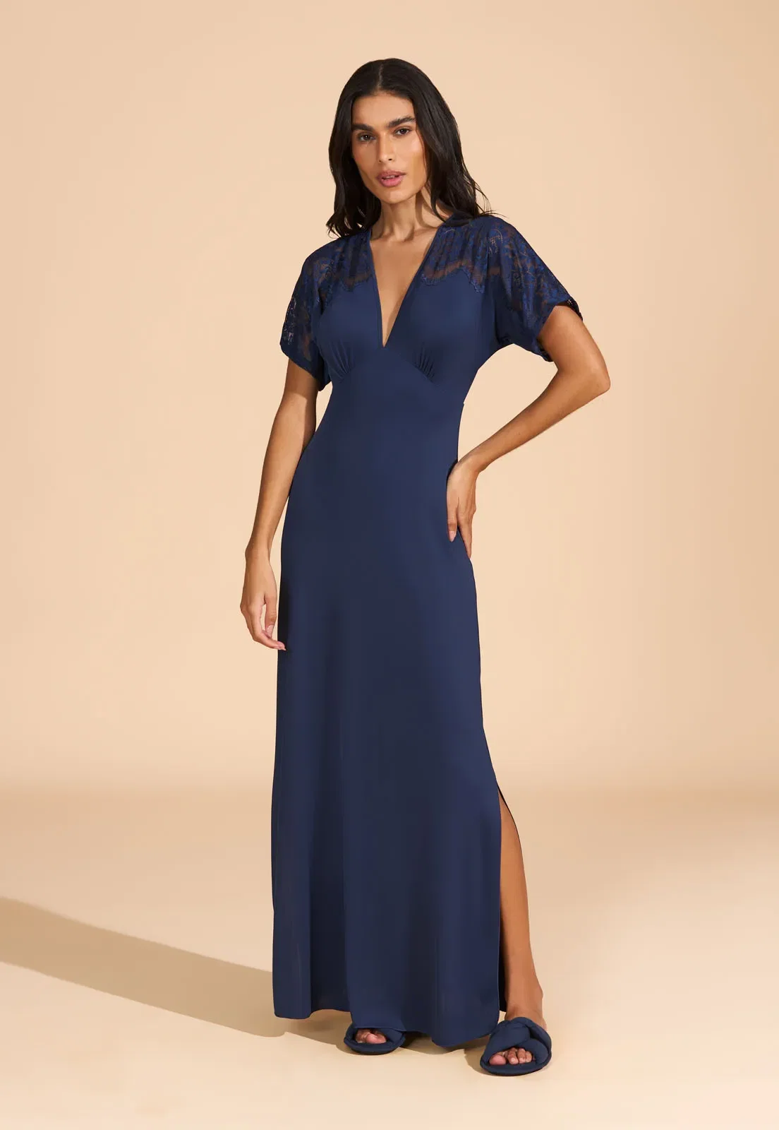 Caftan Longa de Microfibra e Renda Recco