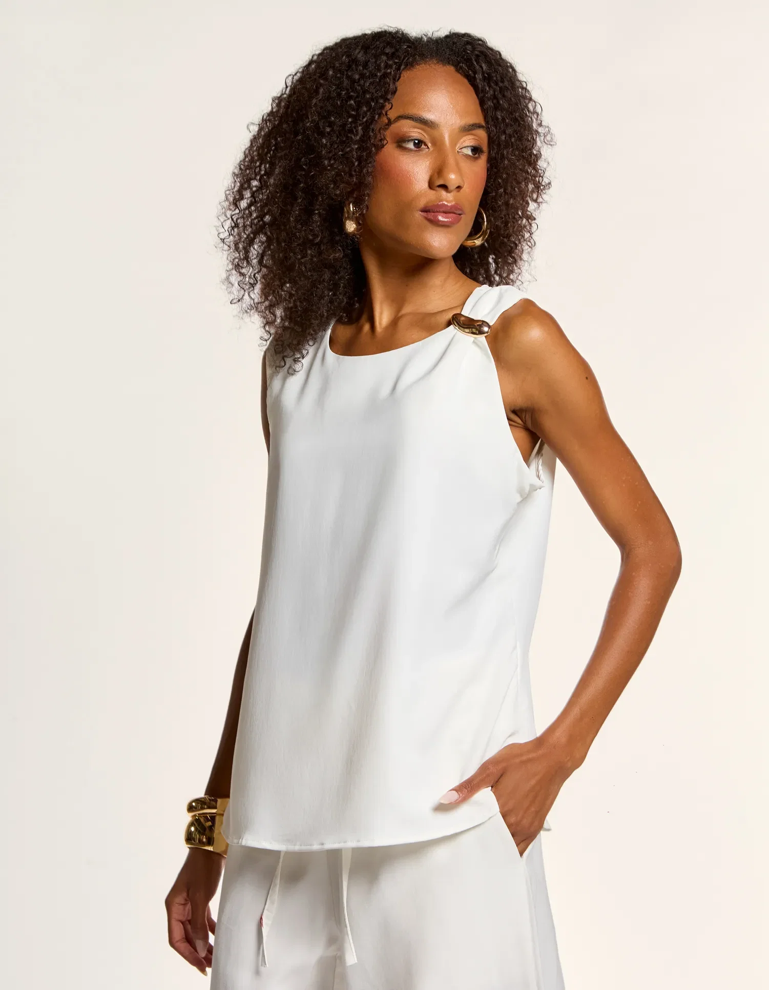 Blusa Detalhe Metal Orgânico - Branco — imagem 1