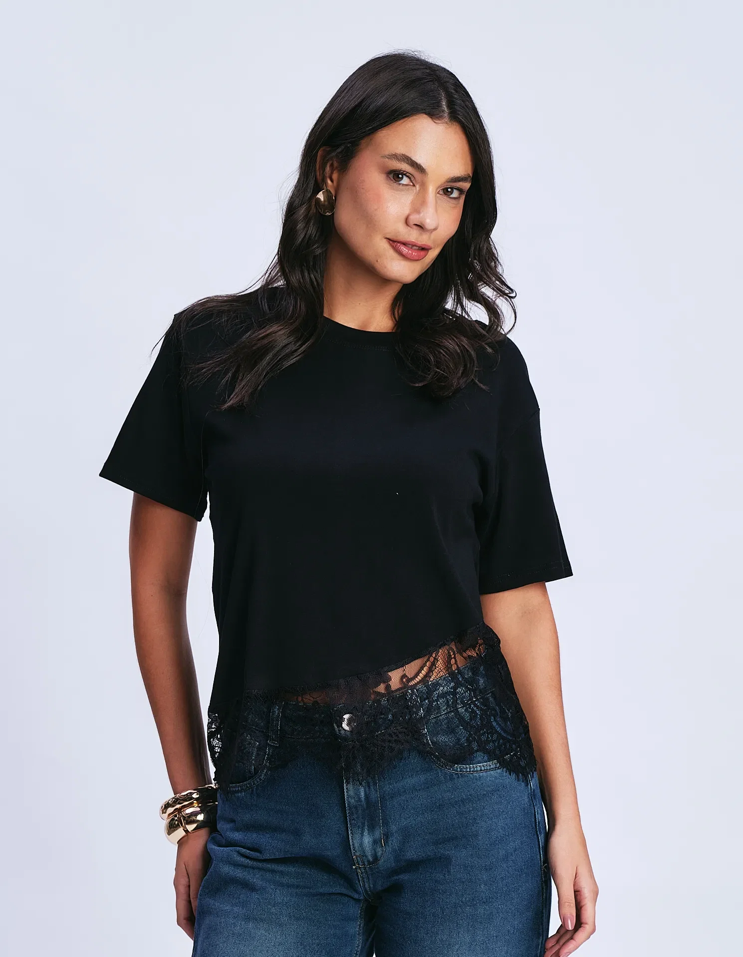 Blusa Manga Curta Detalhe Renda - Preto — imagem 1