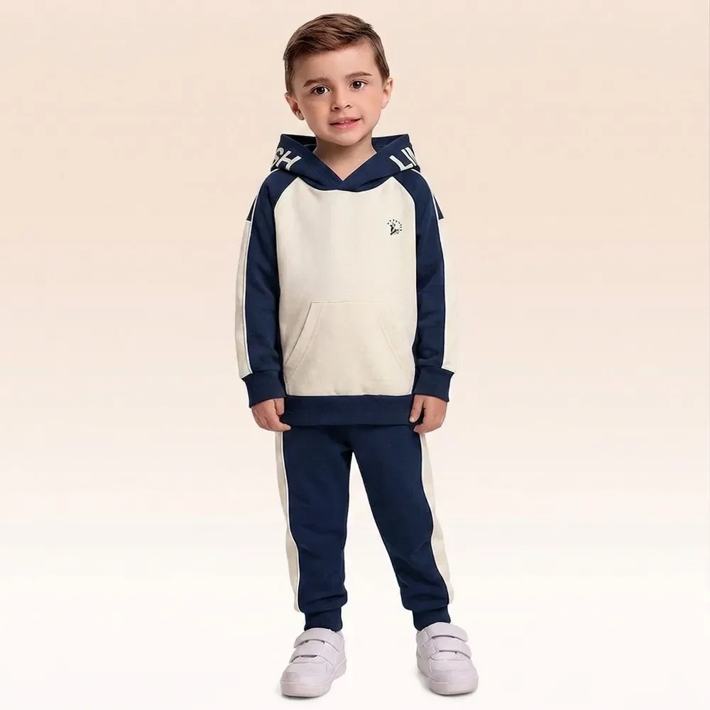 Conjunto blusão com capuz e calça