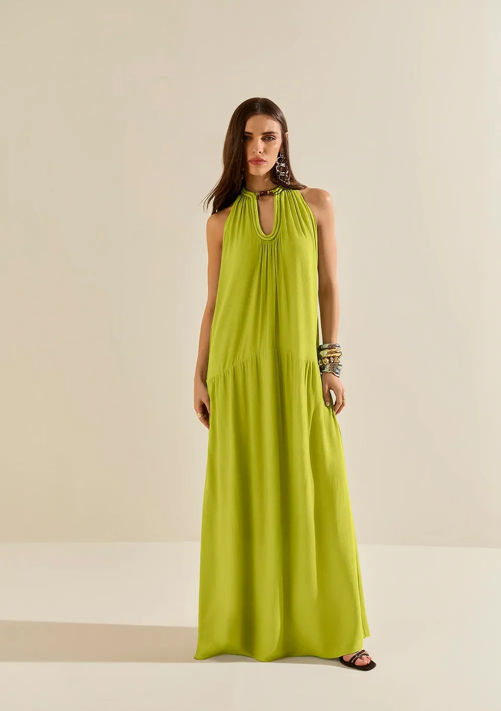 Vestido Morena Rosa Solto Gola Alta Sem Manga Longo Verde