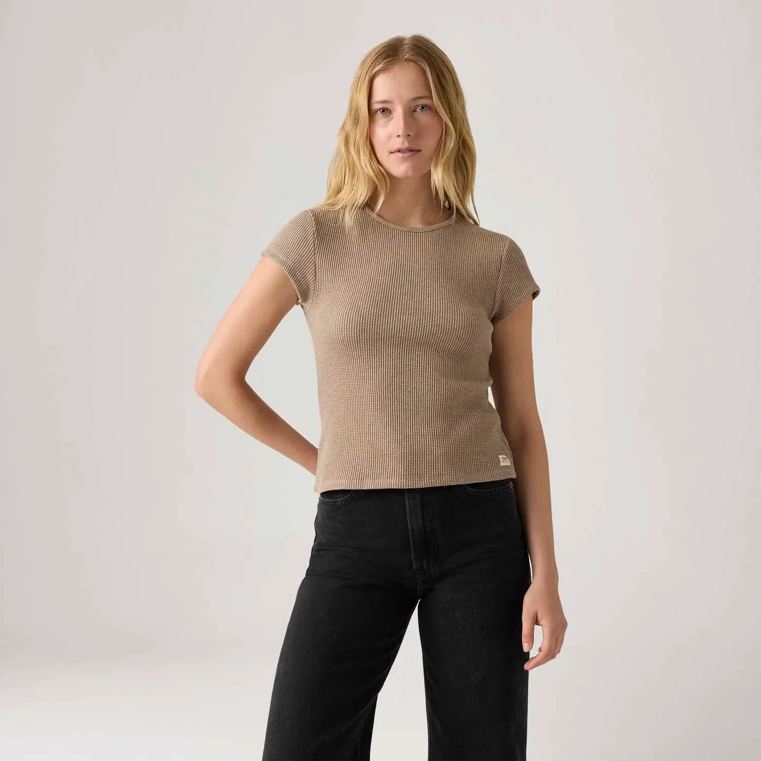 Camiseta Levi's® Dry Goods Waffle Marrom Manga Curta — imagem 1