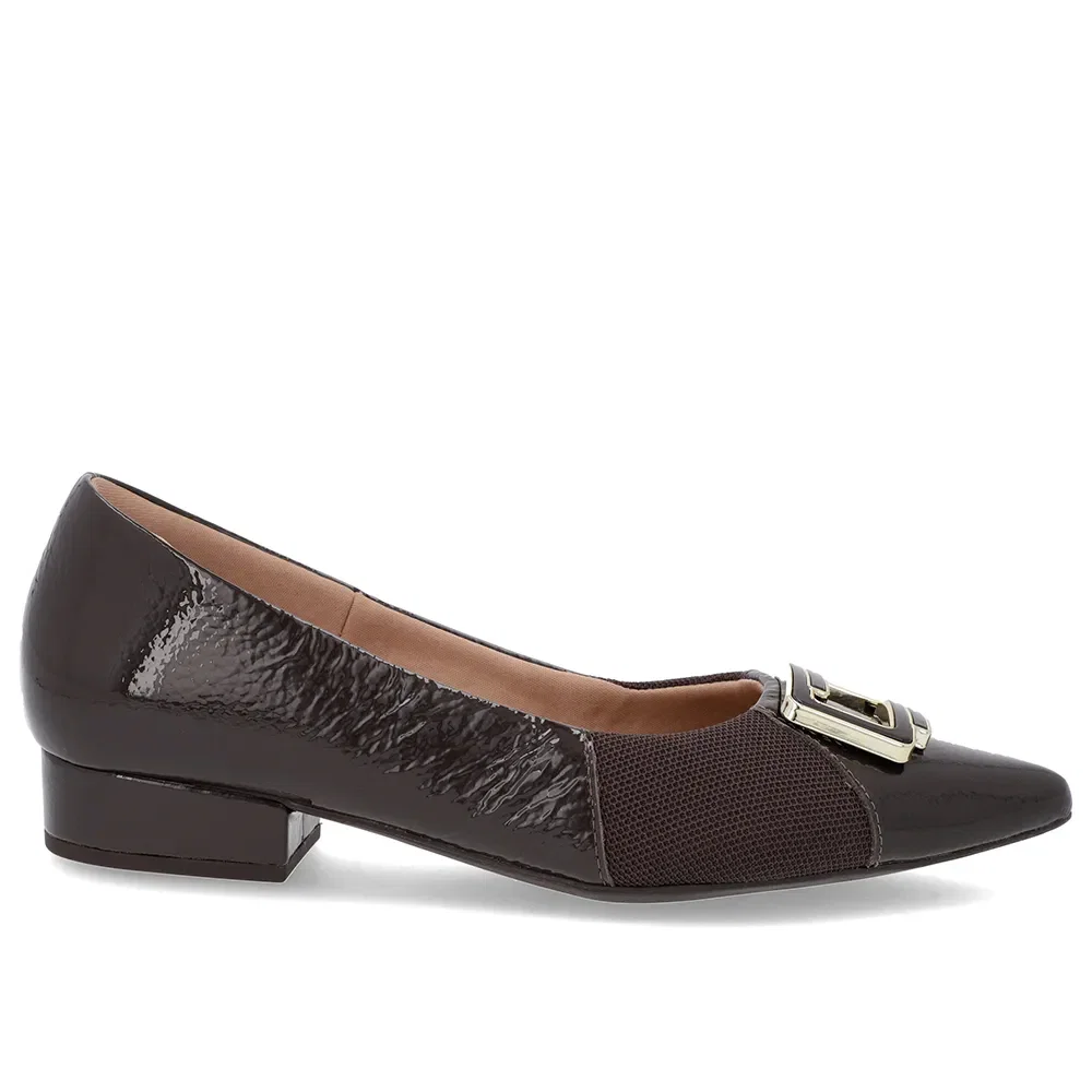 Scarpin Marrom Verniz Bico Fino Enfeite — imagem 1