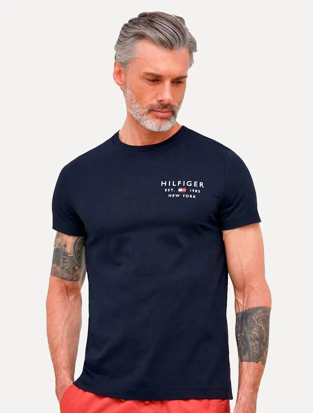 Camiseta Tommy Hilfiger Masculina Brand Love Small Logo Azul Marinho — imagem 1