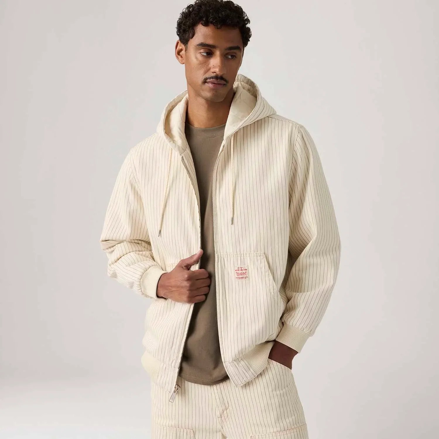 Jaqueta Levi's® Potrero Hoody com Capuz Bege — imagem 1