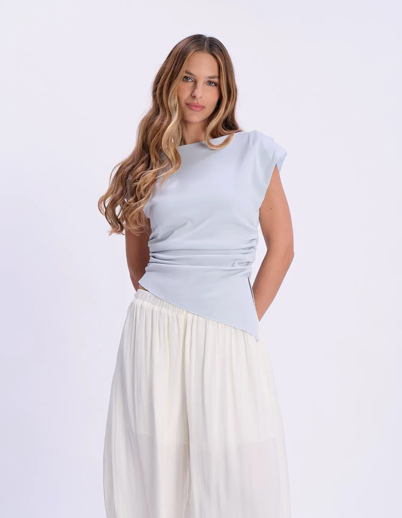 Blusa Sem Manga Assimétrica - Azul Claro — imagem 1