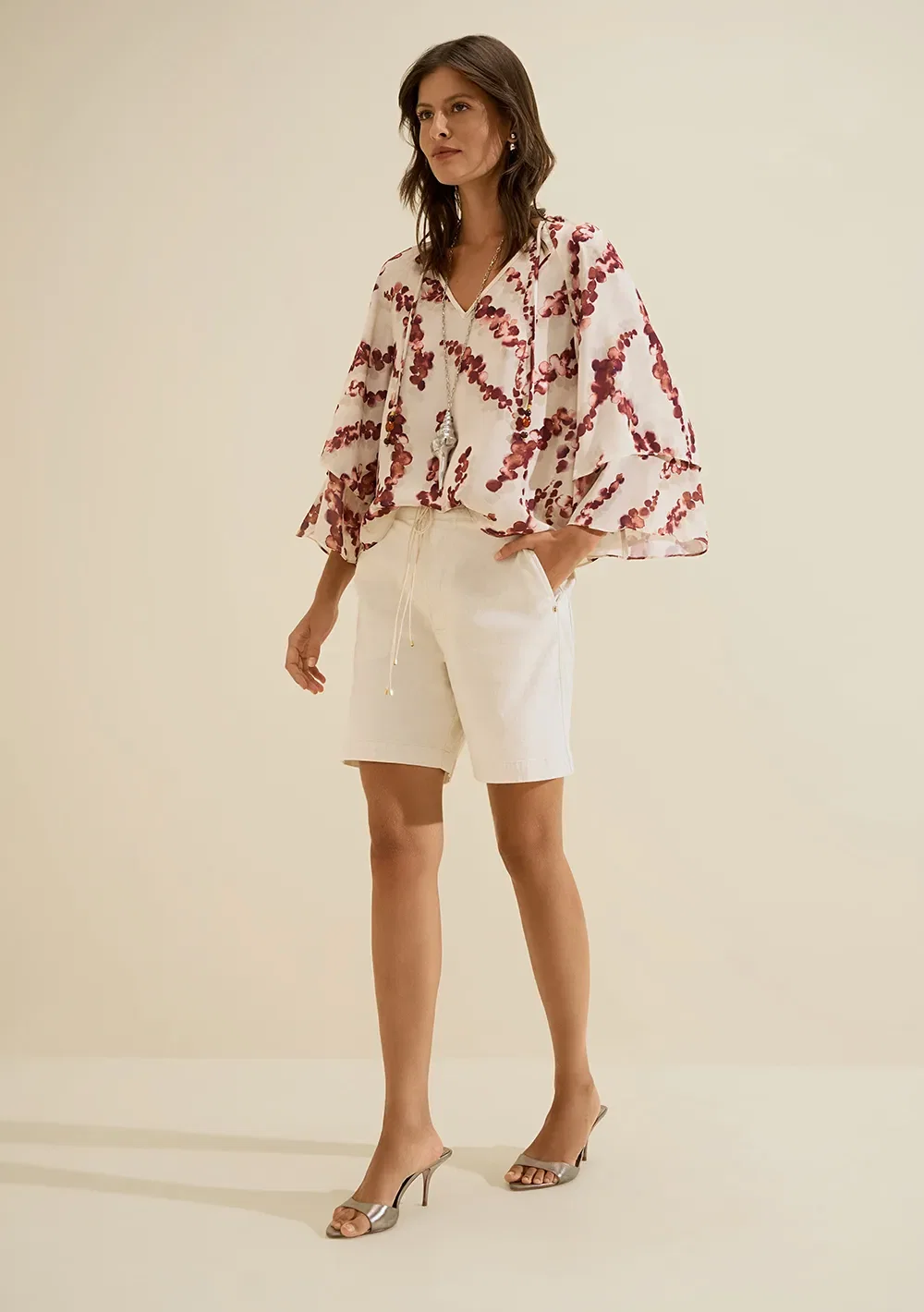 Blusa Decote V Flora Bege