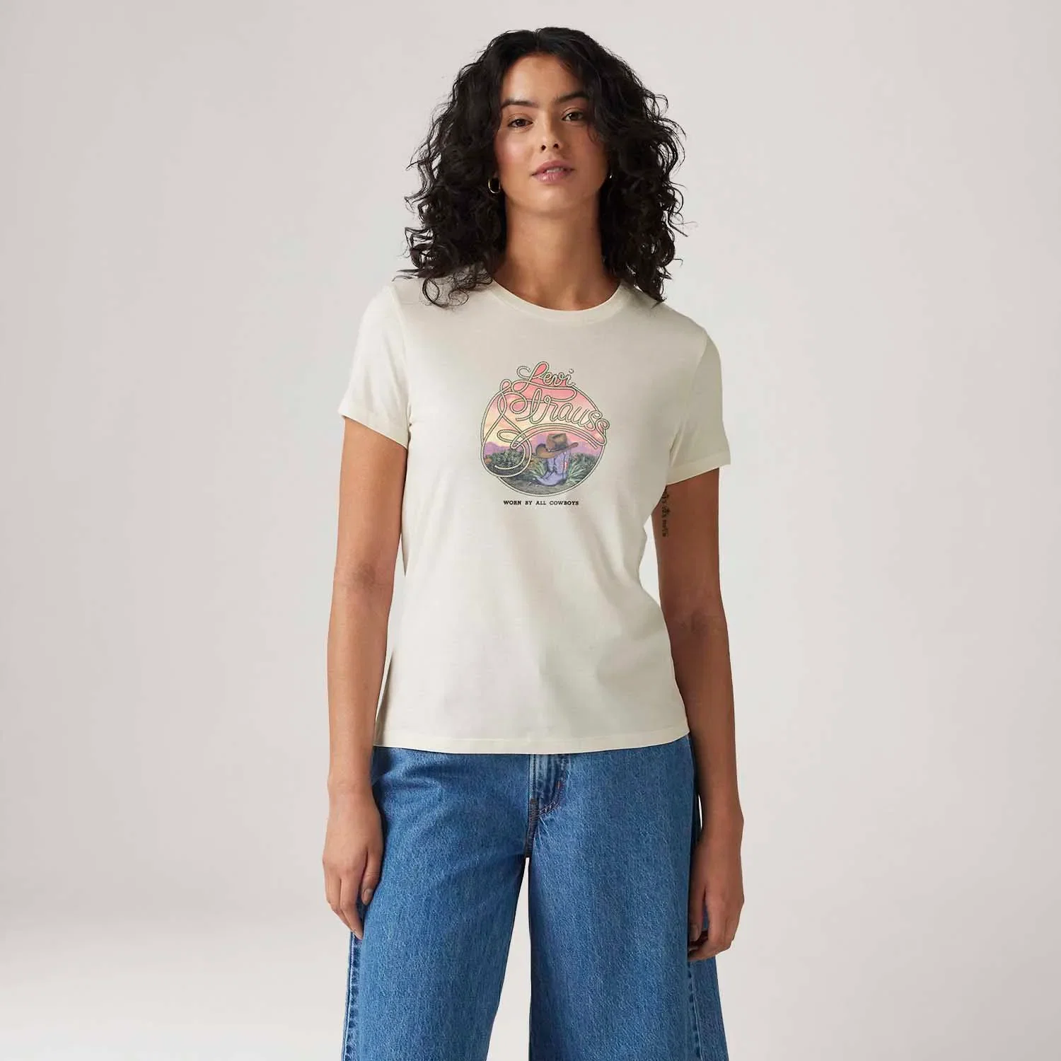 Camiseta Levi's® The Perfect Branca — imagem 1