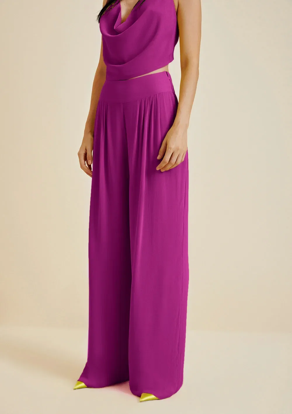 Calça Morena Rosa Pantalona Cós Alto Com Pregas Roxo — imagem 1