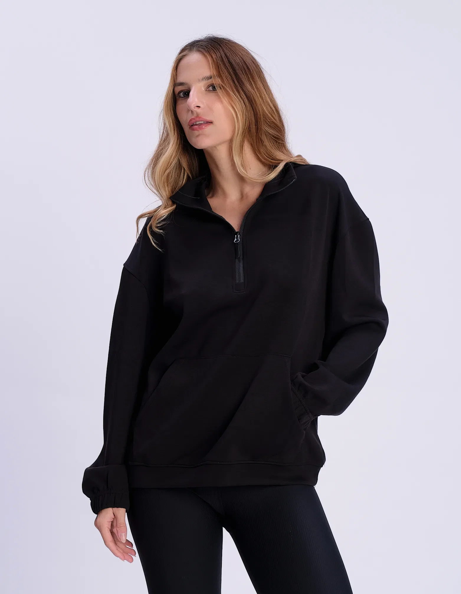 Casaco Confort Zíper Bolso Canguru - Preto
