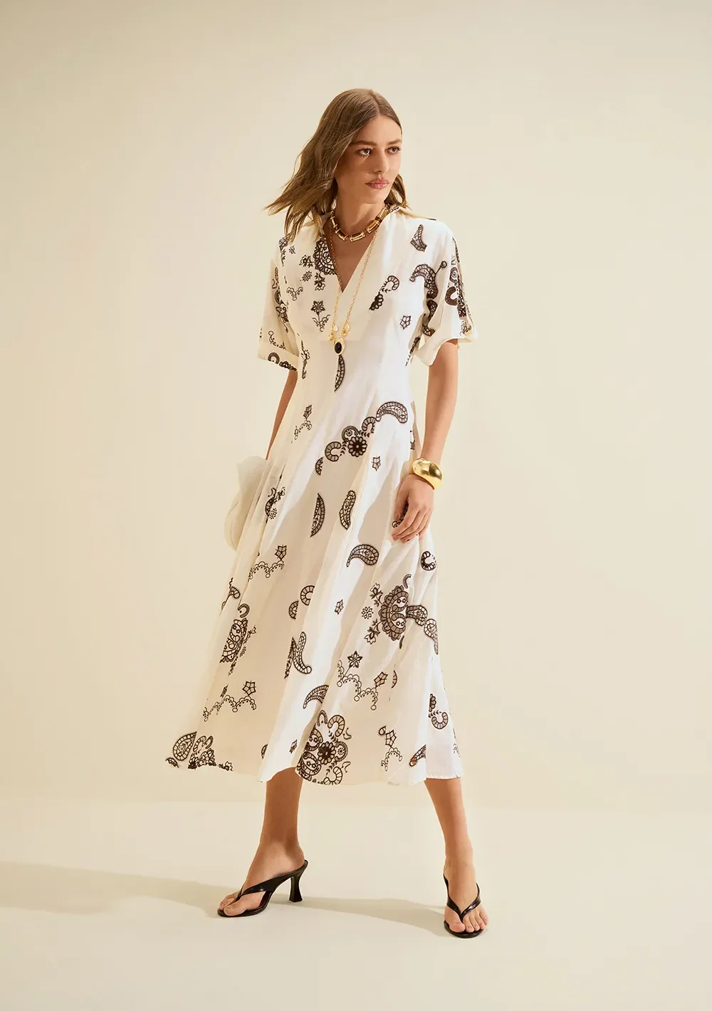 Vestido Midi Arabesca Off White