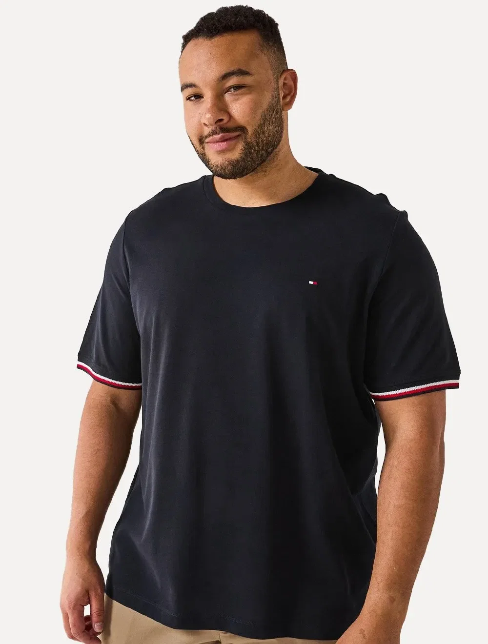 Camiseta Tommy Hilfiger Masculina Plus Size Piquet Global Stripe Cuff Marinho — imagem 1