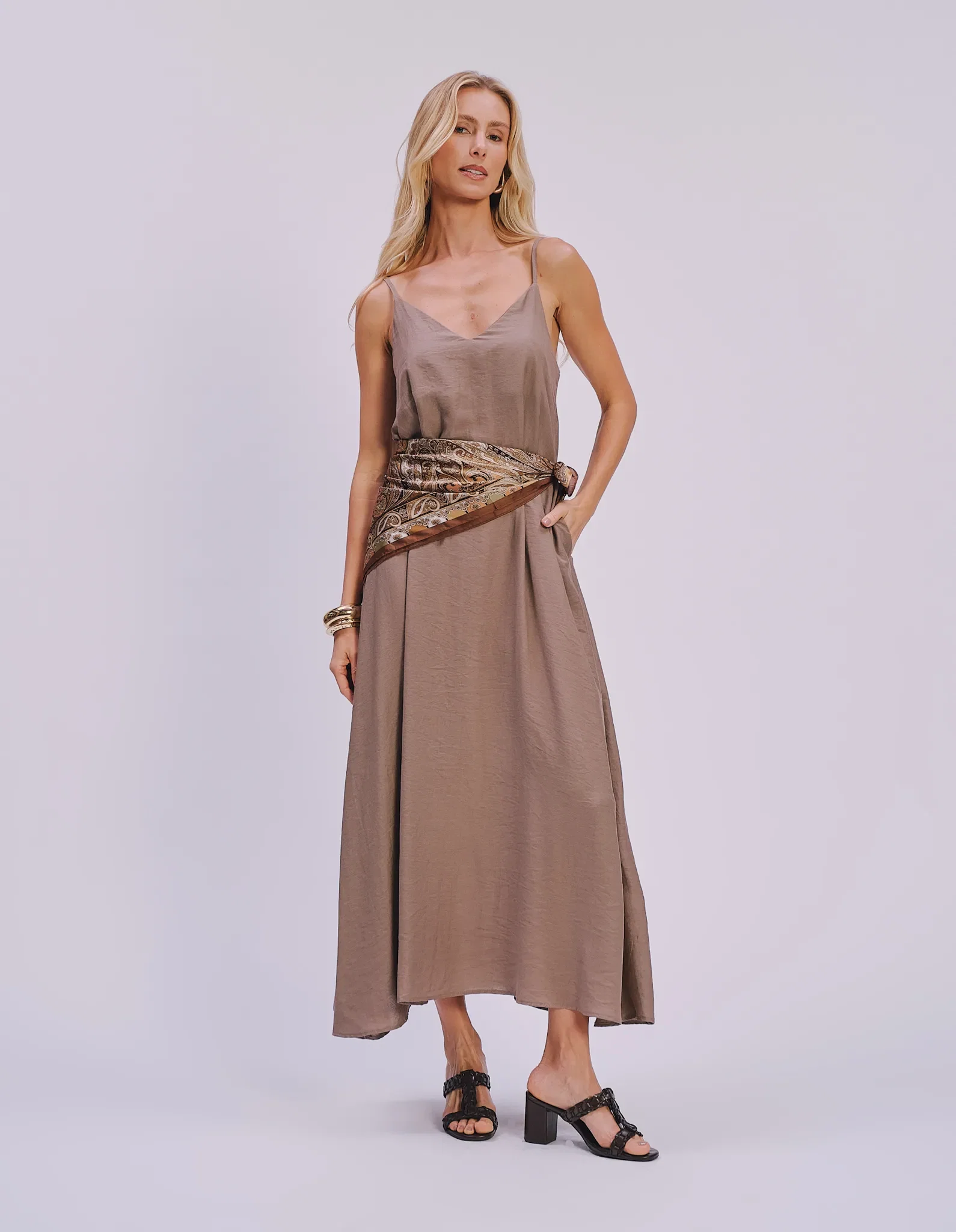Vestido New Longo Alça Fina Acetinado - Capuccino