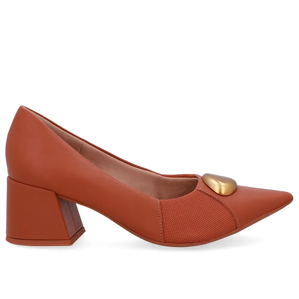 Scarpin Couro Marrom Bico Fino Lateral Tecido — imagem 1