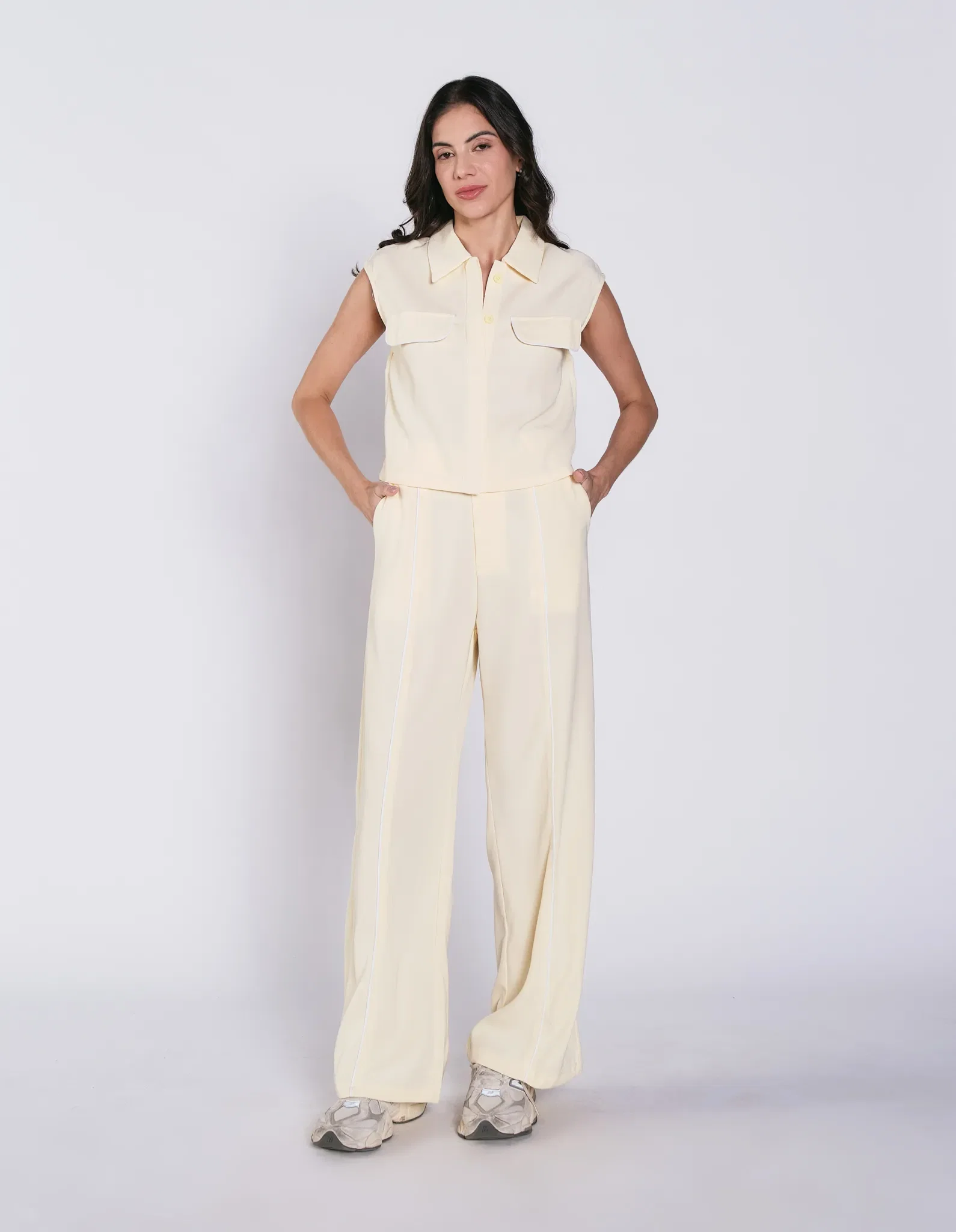 Calça Pantalona Detalhes Vivos - Amarelo — imagem 1