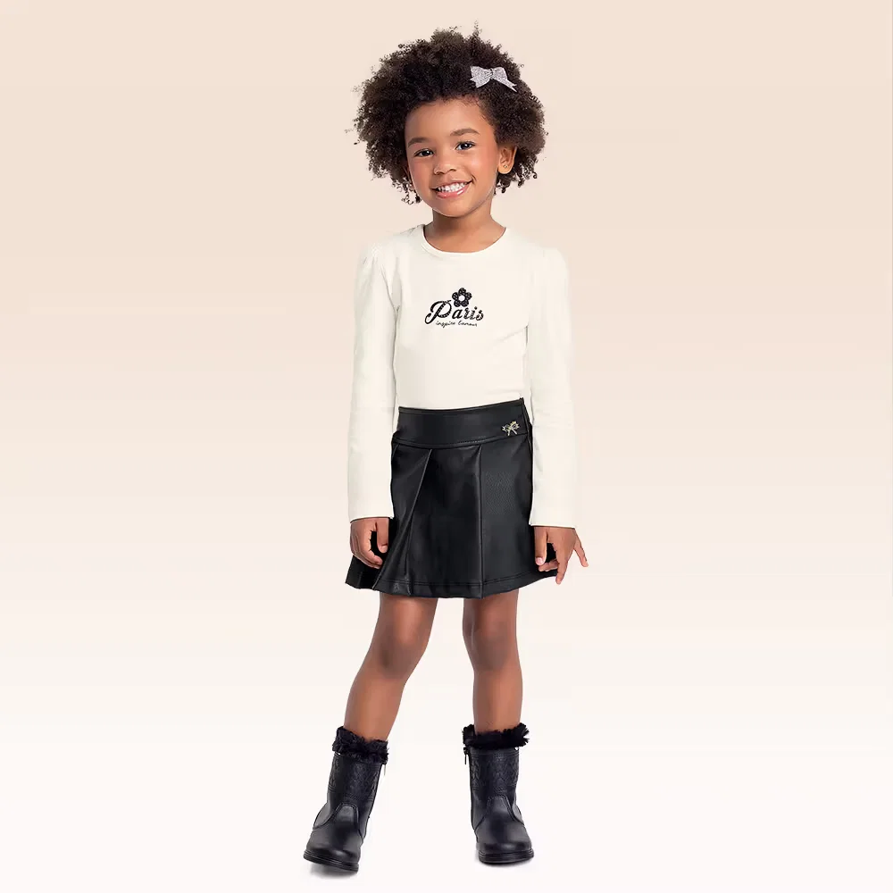 Conjunto blusa manga longa e shorts saia