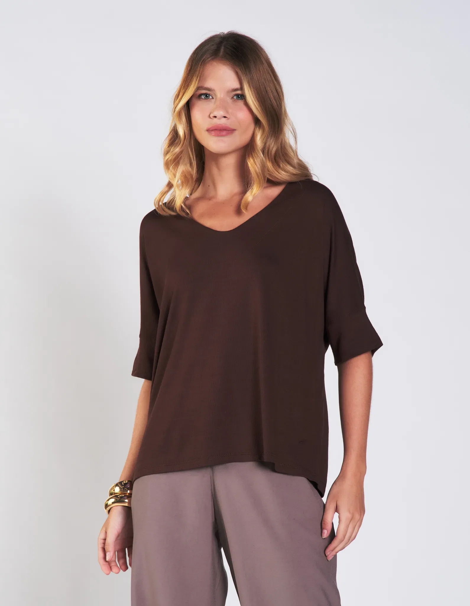Blusa Manga Curta Decote v - Marrom — imagem 1