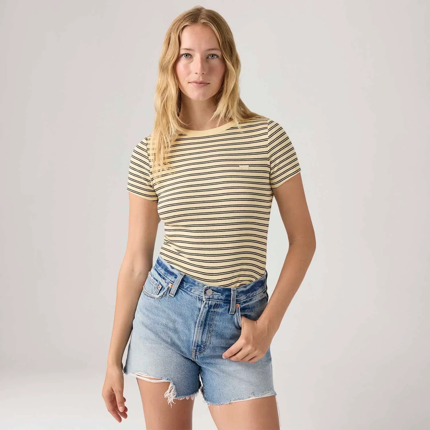 Camiseta Levi's® Hayes Listrada Amarelo Claro Manga Curta — imagem 1