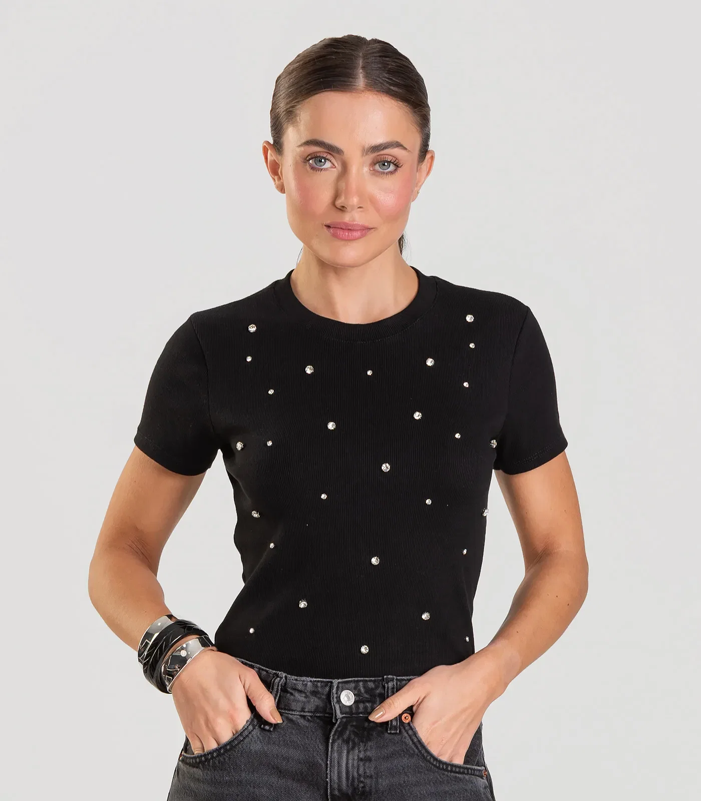 Blusa Feminina Manga Curta Com Rebites Dianna Preto