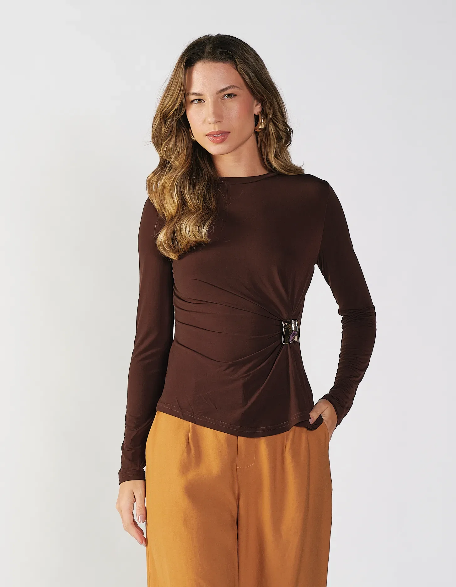 Blusa Manga Longa Detalhe Metal Decote - Trufa — imagem 1