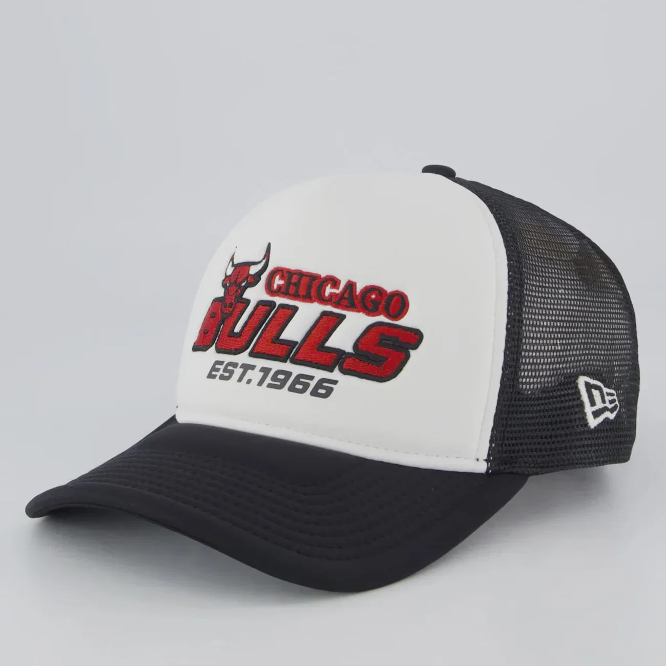 Boné New Era NBA Chicago Bulls Trucker Aba Curva — imagem 1