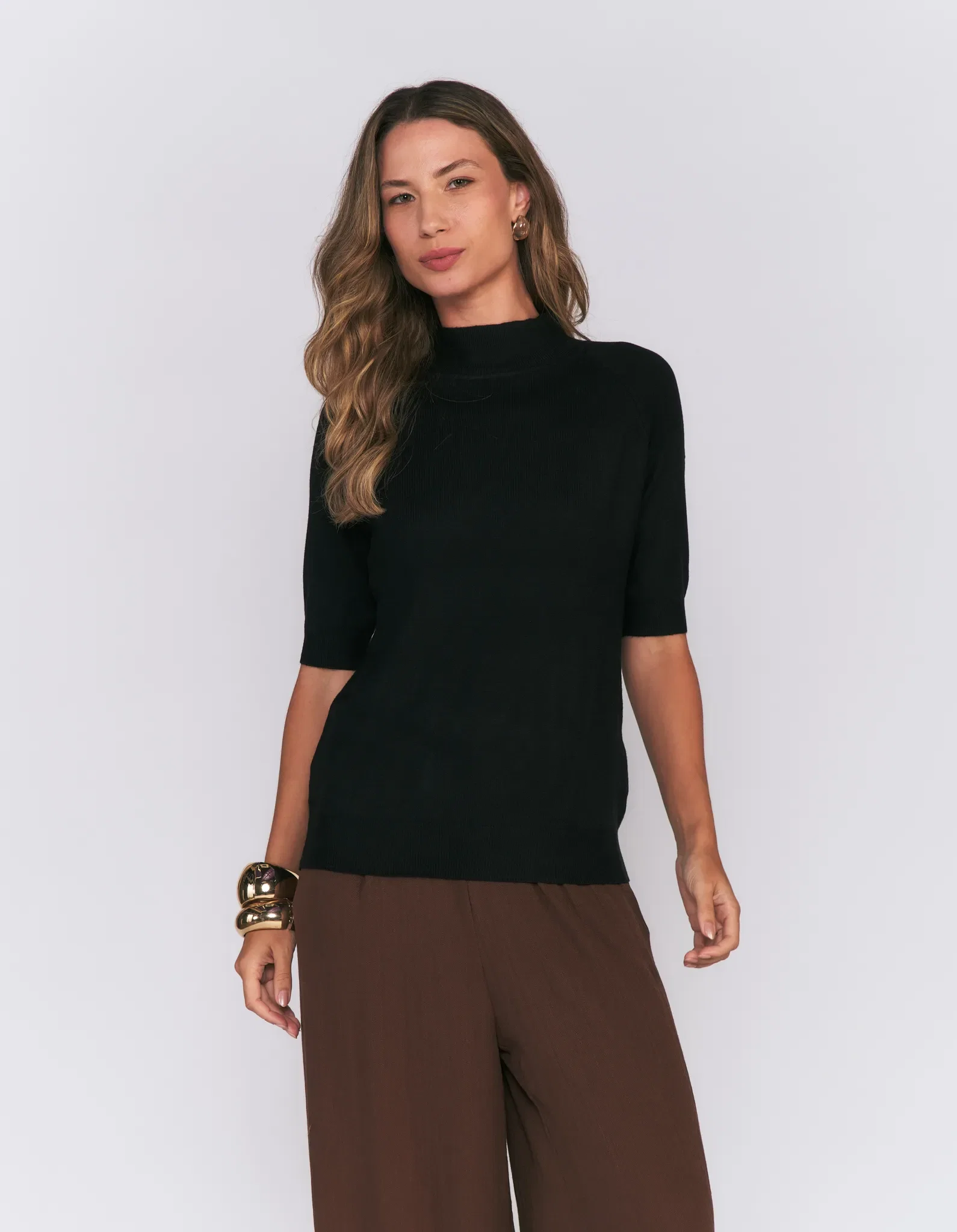 Blusa Manga Curta Gola Alta - Preto — imagem 1