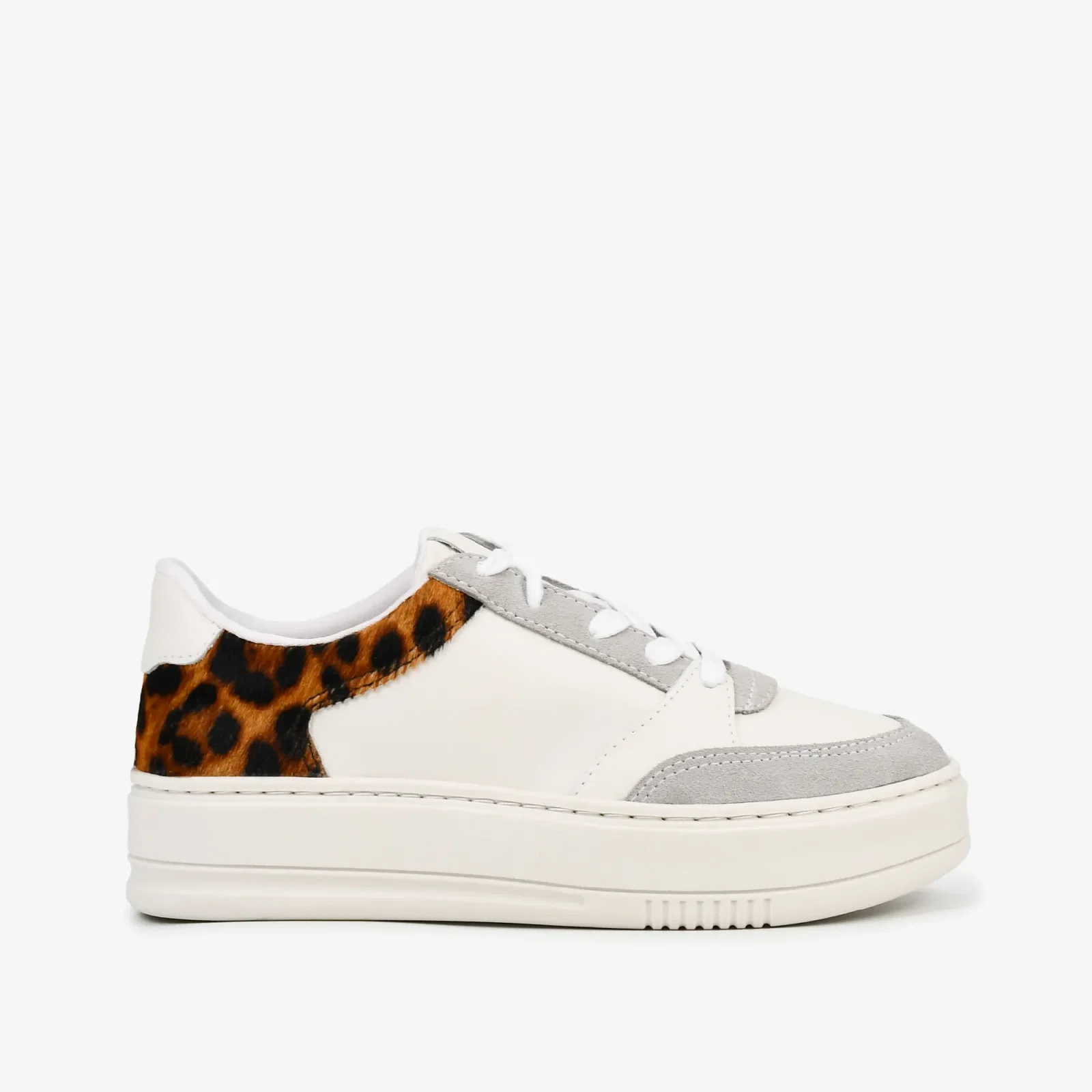 Tênis Branco Cinza Animal Print Couro Camurça — imagem 1