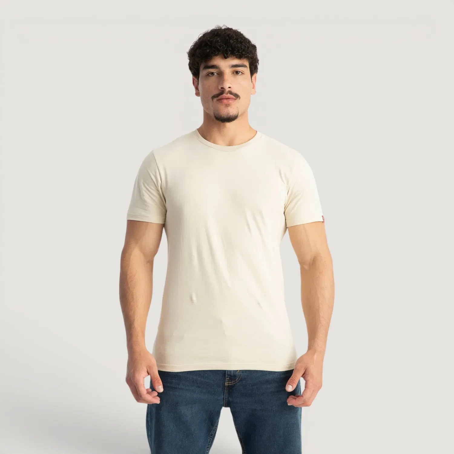 Camiseta Levi's® Slim Tab Manga Curta